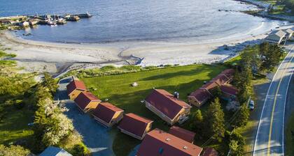 Cottage # 5 Hunts Point Beach Cottages - 1 bedroom