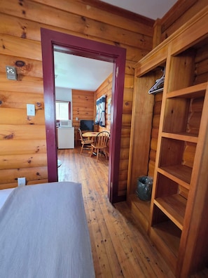 1 bedroom, travel cot, WiFi, bed sheets