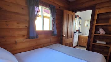 1 bedroom, iron/ironing board, travel cot, WiFi