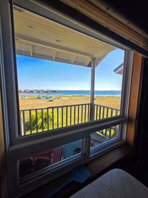 Interior - Cottage # 6 Hunts Point Beach Cottages - 1 bedroom (Hunts Point)
