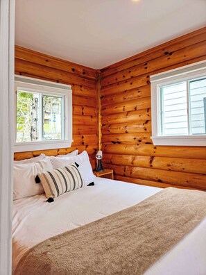 1 bedroom, iron/ironing board, travel cot, WiFi