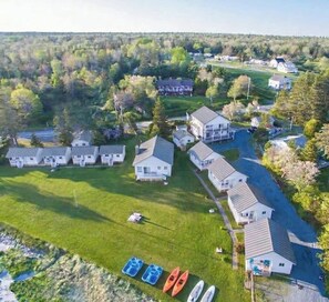 Exterior - Cottage # 9 Hunts Point Beach Cottages - 1 bedroom (Hunts Point)