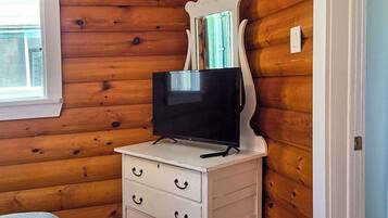 1 bedroom, iron/ironing board, travel crib, WiFi