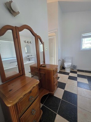 Shower, hair dryer, towels - Pent House at Hunts Point Beach Cottages (Hunts Point)
