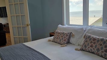 1 bedroom, iron/ironing board, travel crib, WiFi
