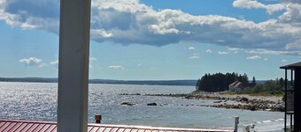 Pent House at Hunts Point Beach Cottages
