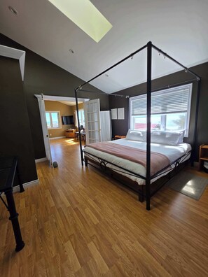 1 bedroom, iron/ironing board, travel crib, WiFi