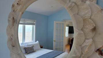1 bedroom, iron/ironing board, travel crib, WiFi