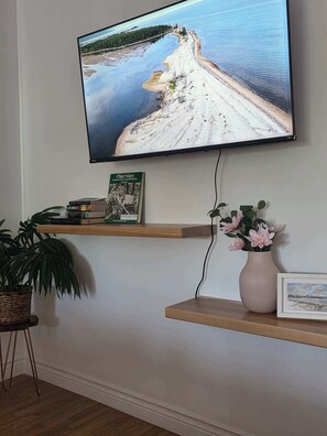 Interior - Hunts Point Beachside Suite #11 (Hunts Point)