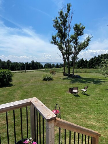 Lower Bay Cottages/Surrounded by beautiful Canadian beaches!