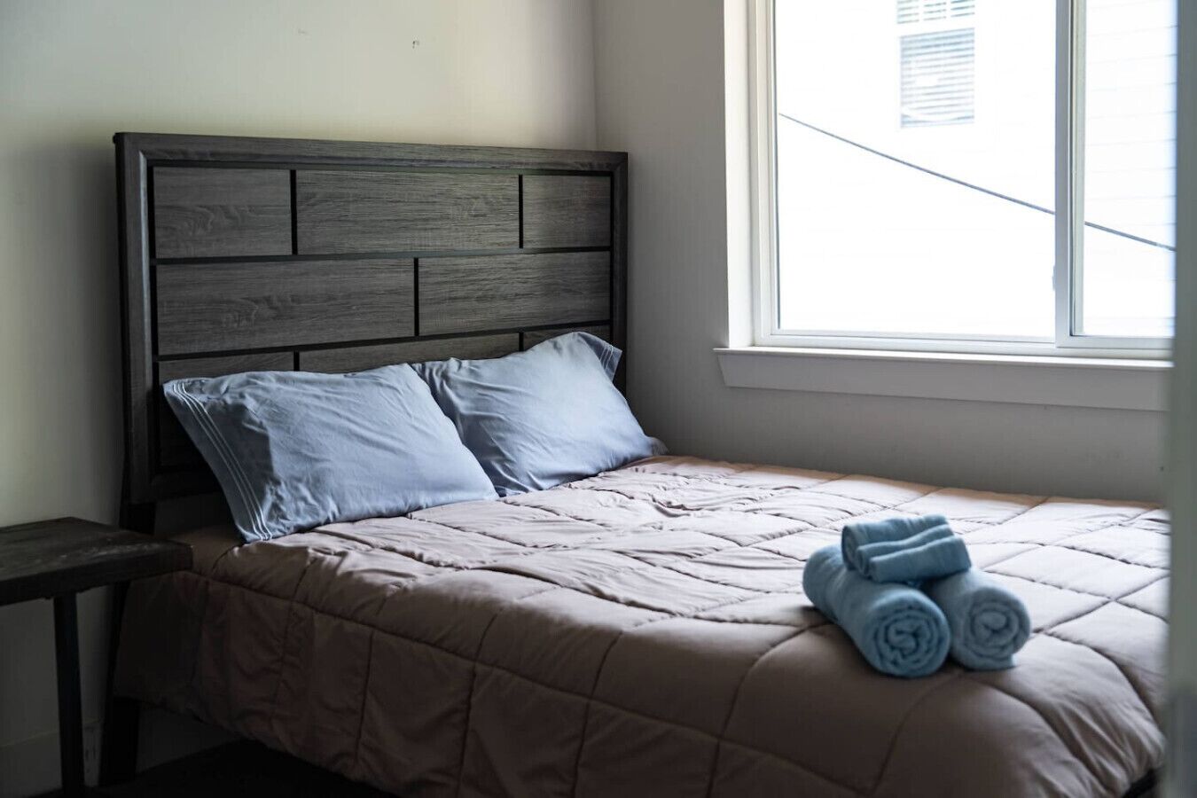 Iron/ironing board, free WiFi, bed sheets