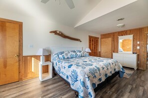 5 bedrooms, free WiFi - Flip Flops Forever - KDH MP 9.5, Ocean View, 200 Yds to Beach, Hot Tub, Pets OK, Flex Stays (Kill Devil Hills)