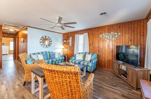 Smart TV - Flip Flops Forever K1432. Ocean View, Hot Tub, Pets OK (Kill Devil Hills)