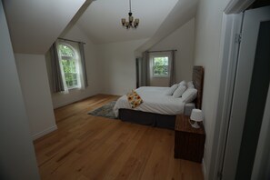 5 makuuhuonetta, silitysrauta/-lauta, Wi-Fi, vuodevaatteet