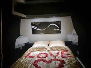 WiFi, bed sheets