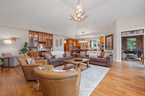 Télévision, cheminée