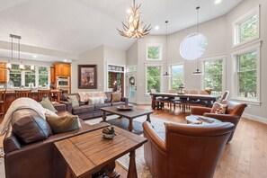 Télévision, cheminée