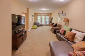Smart TV, chimenea