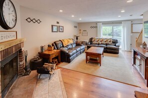 Smart TV - Condo on the Pond Alpine Village (Woodstock)