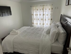 3 bedrooms, WiFi, bed sheets - Cozy 3-bedroom apartment in nice Queens near JFK & UBS Arena with WiFi, AC (Queens)