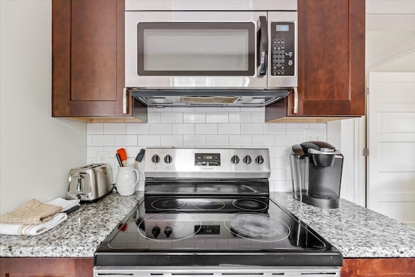 Micro-ondes, four, plaque de cuisson, lave-vaisselle