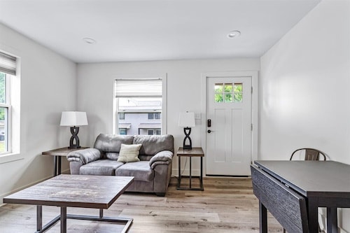 2BR Bungalow 306C Close to Charlotte’s Uptown