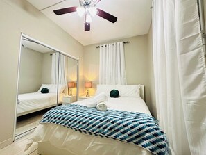 2 bedrooms, iron/ironing board, WiFi