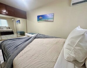 2 bedrooms, iron/ironing board, WiFi, bed sheets