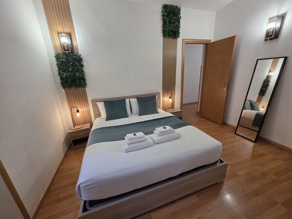 2 bedrooms, iron/ironing board, WiFi, bed sheets