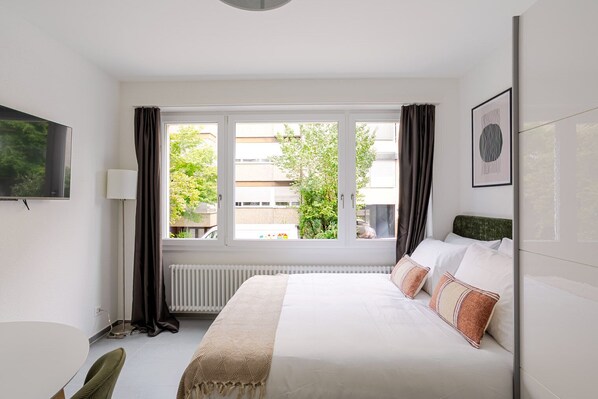 Bügeleisen/Bügelbrett, WLAN, Bettwäsche