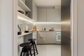 Fridge, microwave, oven, stovetop