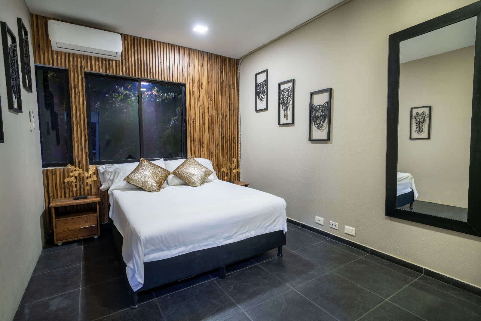 6 habitaciones y caja de seguridad en la habitación 