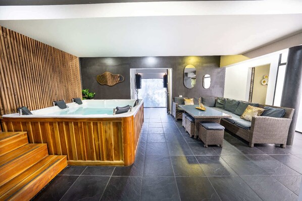 Unclassified image, 1 of 35, button