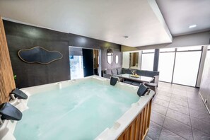 Unclassified image, 2 of 35, button