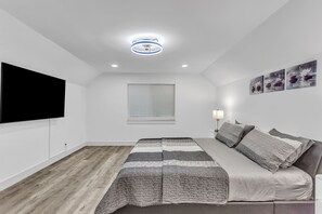 4 bedrooms, desk, iron/ironing board, travel cot
