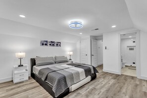 4 chambres, fer et planche à repasser, Wi-Fi, draps fournis