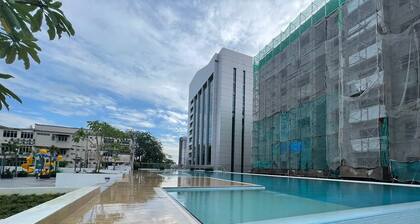 3bedroom 2bath apartment in fantastic Kuching with WiFi, gym, AC & water heaters