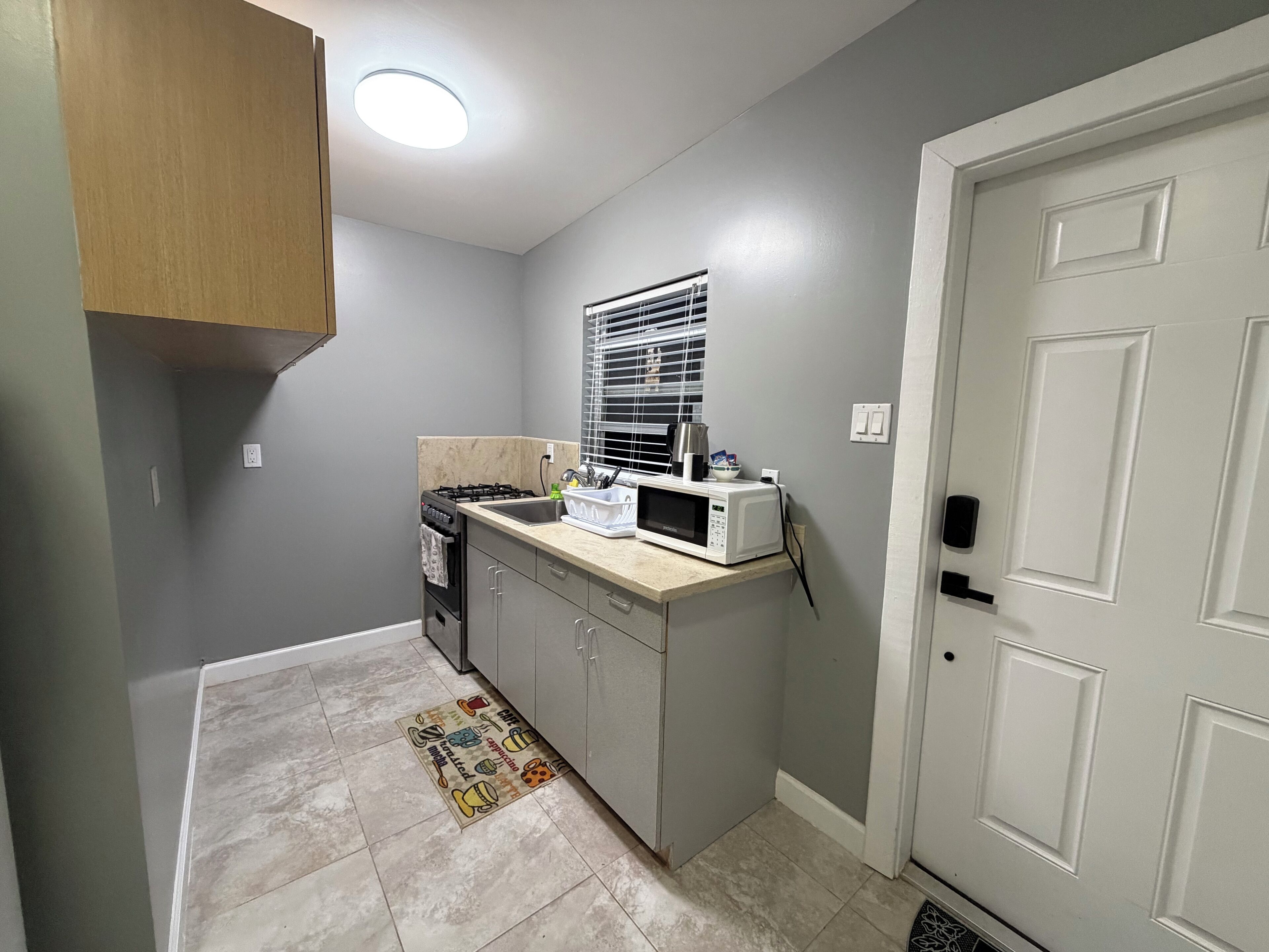 Fridge, microwave, stovetop, electric kettle