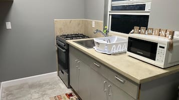 Fridge, microwave, stovetop, blender