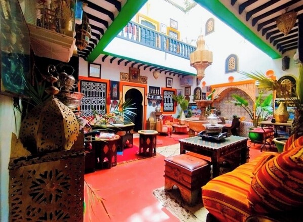 Dining - Authentic Riad in Marrakech - A Living Museum of Moroccan Art (Marrakech)