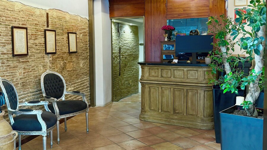 Catalina Suites Hotel