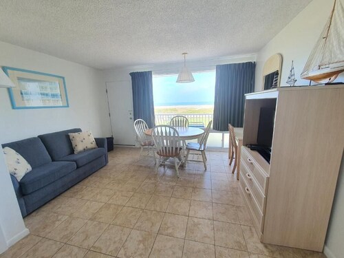 Oceanview 1-bedroom condo efficiency in Wildwood Crest