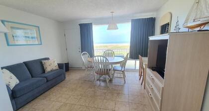 Oceanview 1-bedroom condo efficiency in Wildwood Crest