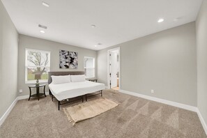 3 habitaciones, escritorio, wifi gratis y ropa de cama