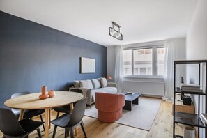 TV, stereo - Blueground | Mariahilf, view, nr Naschmarkt (Vienna)