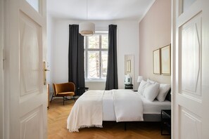 2 chambres, fer et planche à repasser, Wi-Fi, draps fournis