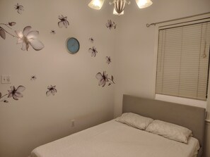 2 bedrooms, WiFi, bed sheets - Happy Moose Guest Suite 2 (Lake Echo)