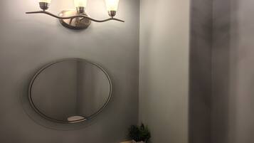 Dusche, Handtücher, Seife, Toilettenpapier