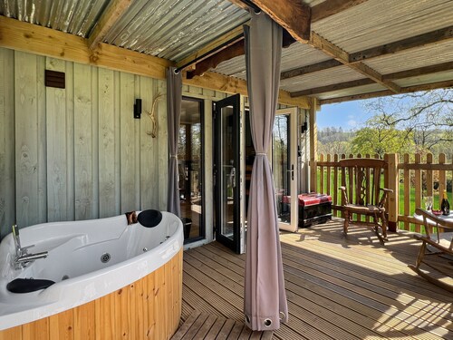 Owls Nest Lodge, South Molton