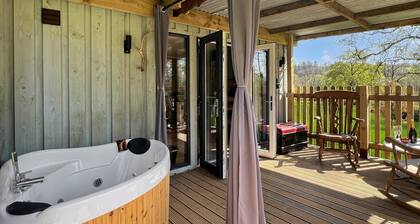 Owls Nest Lodge, South Molton